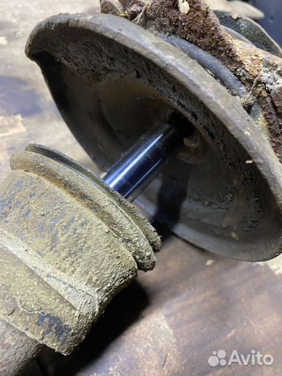 Стойка передняя правая Mazda Familia BH 4WD