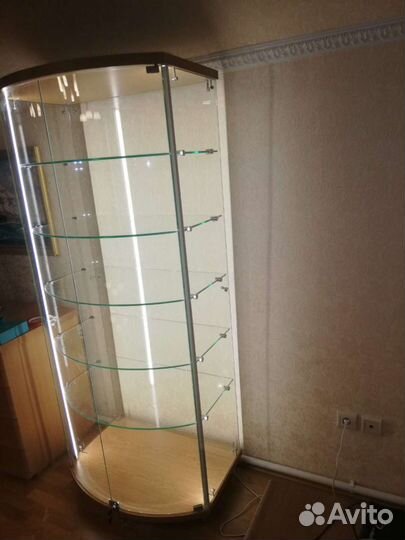 Витрина стеклянная