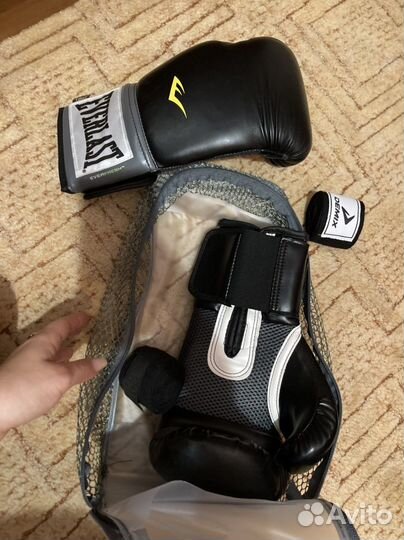 Боксерские перчатки Everlast 10 oz