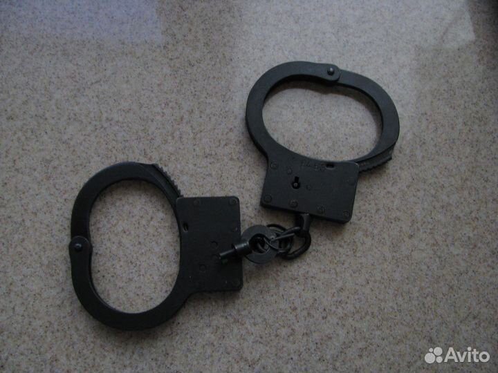 Наручники брс 1 и чехлы к ним
