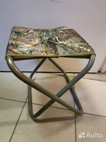 Стулья складные много