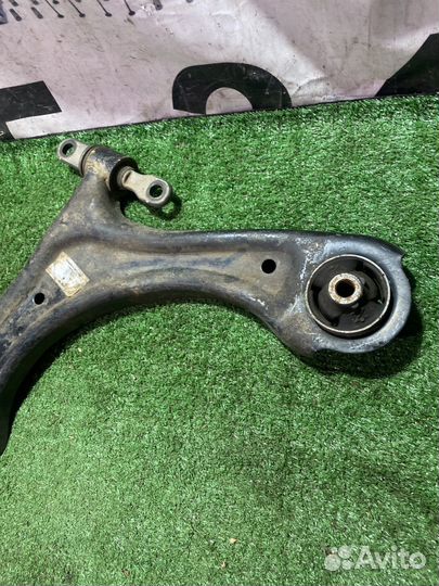 Передний левый рычаг Hyundai Tucson 4