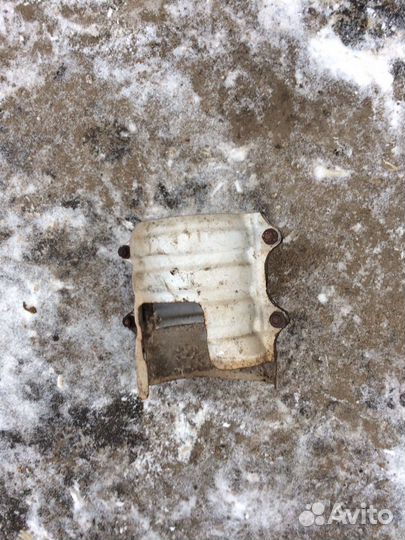 Кожух катколлектора Mitsubishi Lancer 9 1.6 бензин