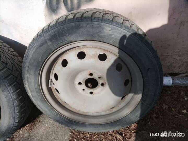 Диски с резиной pirelli 185/55 р15 зимняя шипы