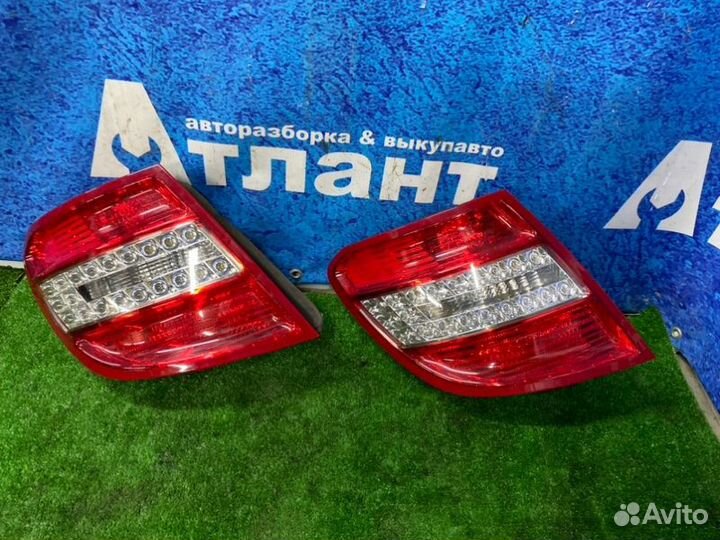 Фонарь задний левый Mercedes-Benz C-Class W204