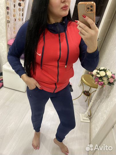 Спортивный костюм