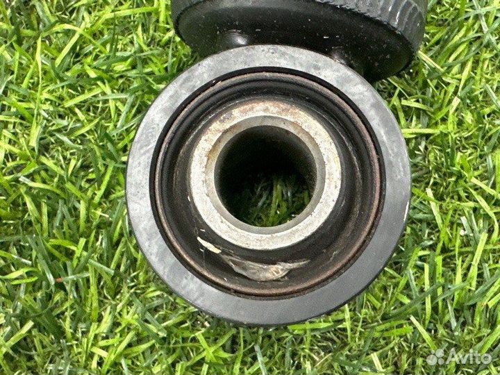 Амортизатор задний Toyota Land Cruiser UZJ100