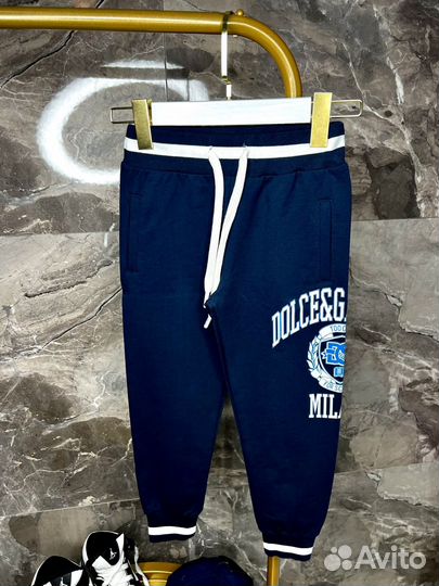 Шикарный спортивный костюм на весну dolce&gabbana