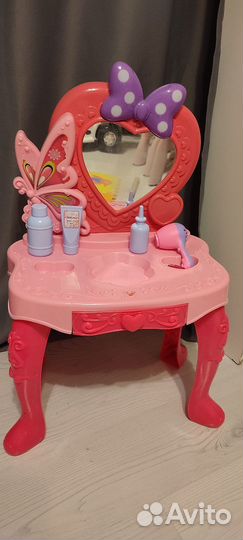 Музыкальный столик с баночками