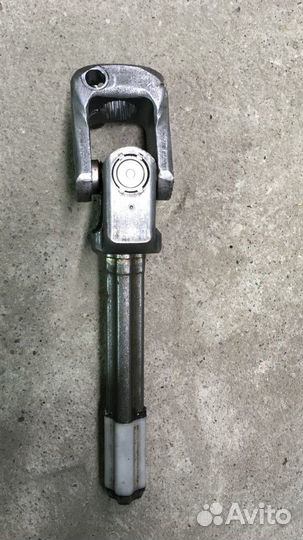 Рулевой карданчик Volkswagen Golf 5