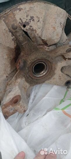 Кулак поворотный правый Mazda cx-7