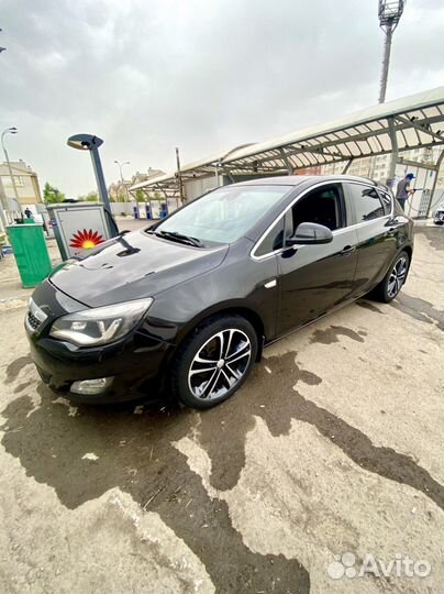 Opel Astra 1.6 AT, 2010, 198 000 км