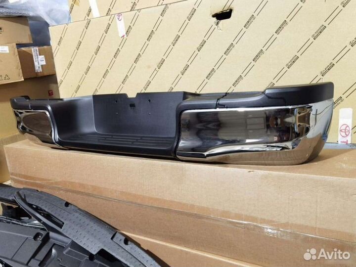 Бампер задний Toyota Hilux 8 2015-2022