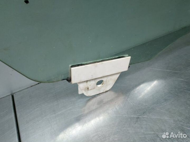 Стекло двери переднее левое Jeep Grand Cherokee