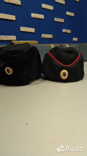 Шапки полицейские размер 55, состояние новое