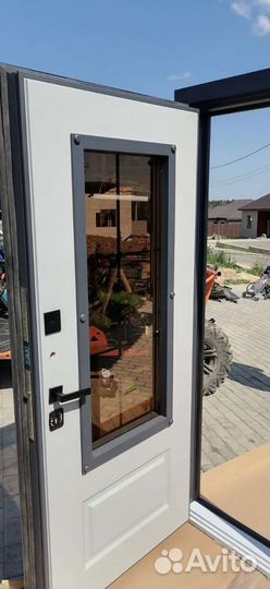 Дверь входная с терморазрывом и стеклом