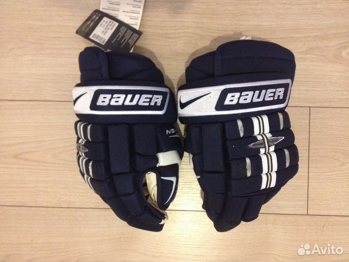 Хоккейные перчатки