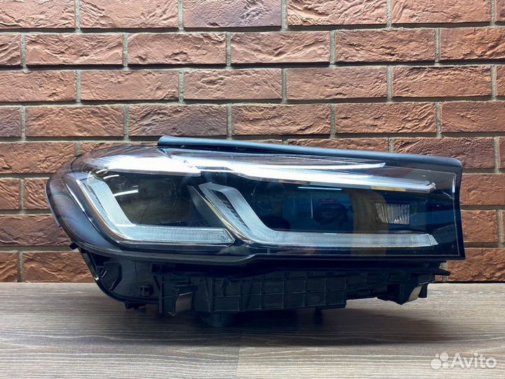 Фара правая BMW 5-Series/M5