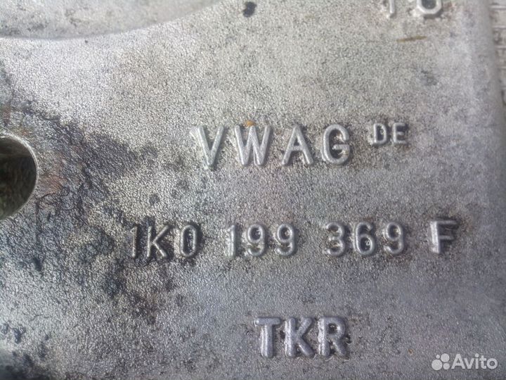 Подрамник двигателя Audi Skoda шкода