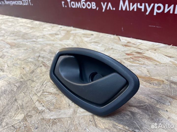 Внутренняя ручка двери левая LADA X-Ray