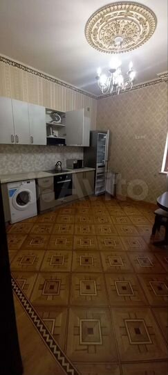 3-к. квартира, 85 м², 2/4 эт.