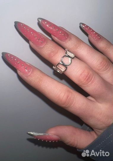 Мастер маникюра - бровист Отрадное