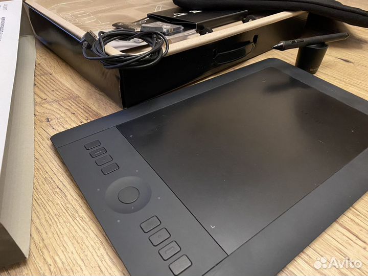 Intuos Pro Medium графический планшет