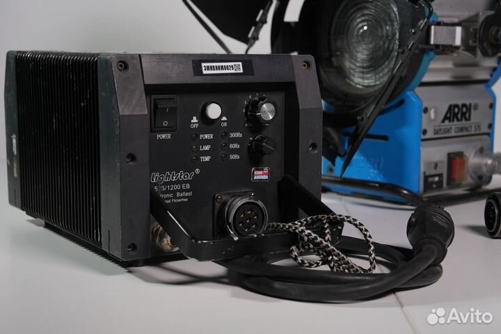 Прибор постоянного света arri HMI 575W