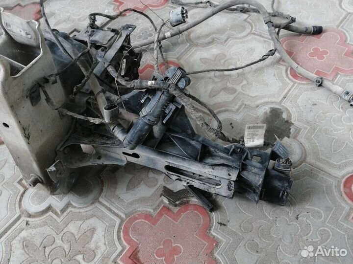 Кронштейн левой Фары BMW 7-Series F01