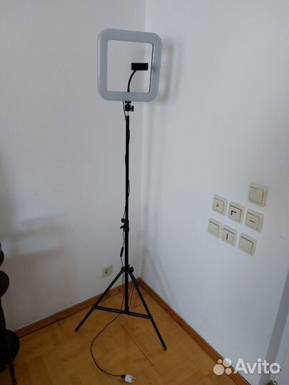 Кольцевая лампа со штативом