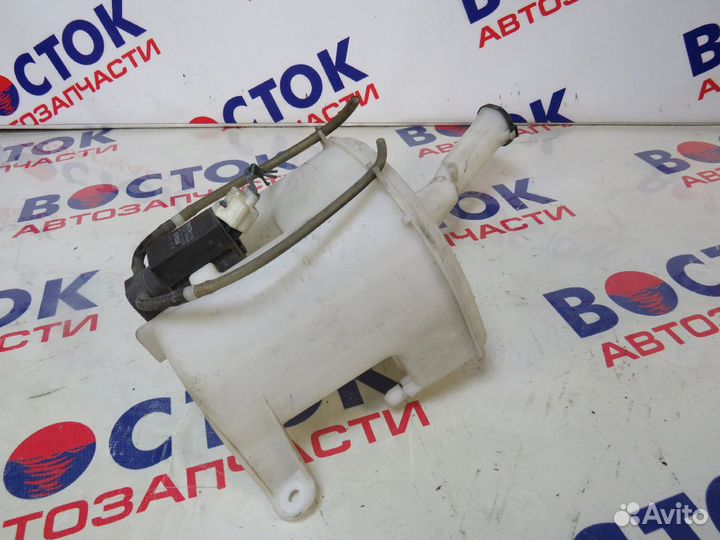 Бачок омывателя toyota sienta NCP81G, NCP85G