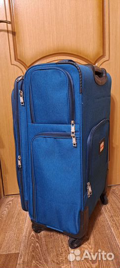 Чемодан на колесах 71-45-29см