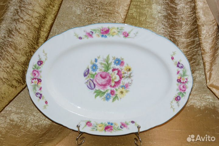 Старинные тарелки и блюда для сервировки стола