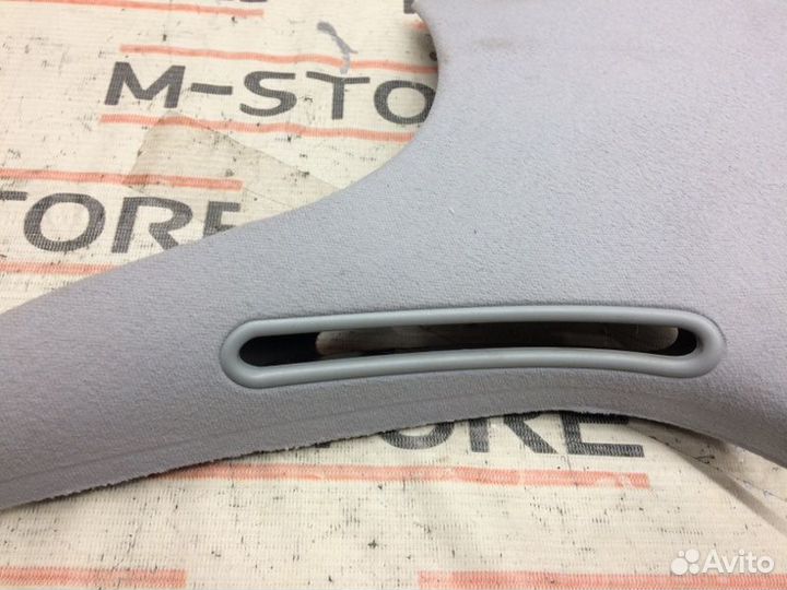 Обшивка стойки задняя правая Mercedes-Benz E-Class