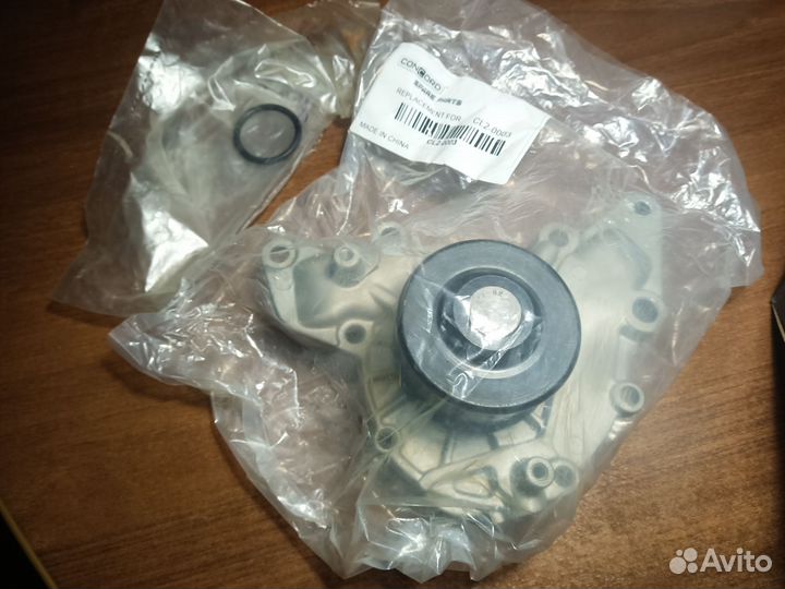 Помпа Chrysler Cirrus