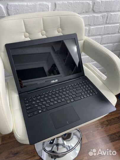 Легкий Asus 15.6