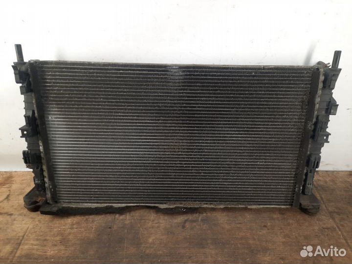 Радиатор основной Ford Focus хэтчбэк 5 дв. 1.8