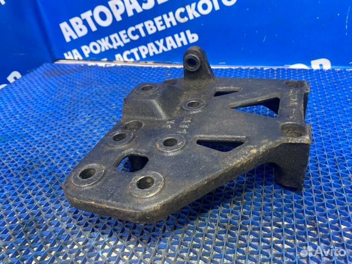 Кронштейн кондиционера Kia Spectra седан S6D 2008