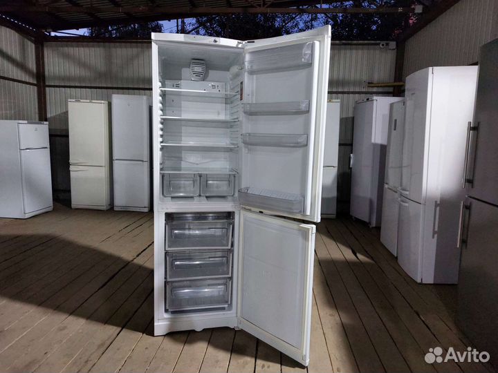Холодильник бу Hotpoint-Ariston rmba1200.09
