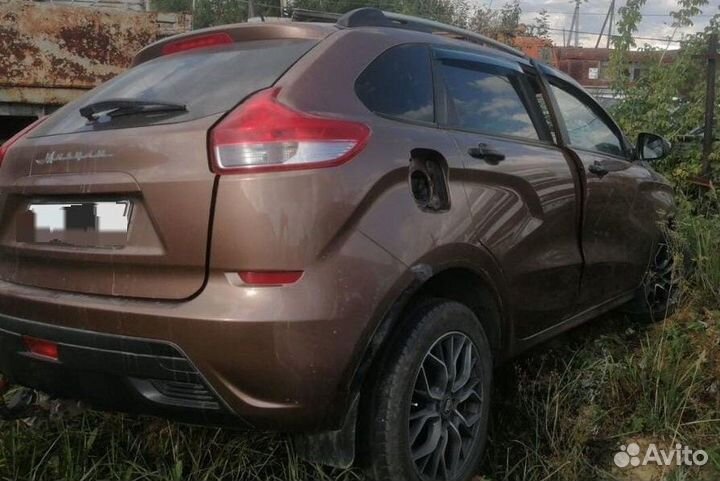 LADA x-ray икс рей в разбор, фонарей нет