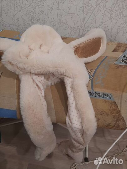 Шапка с двигающимися ушками