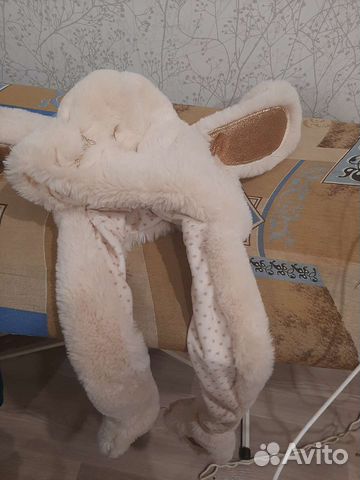 Шапка с двигающимися ушками