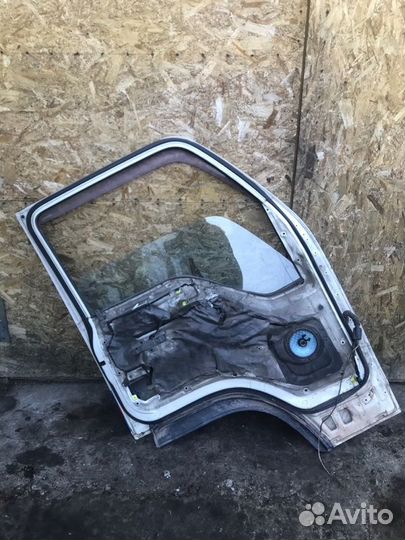 Дверь левая Isuzu Elf NKR66E 4HF1 1998