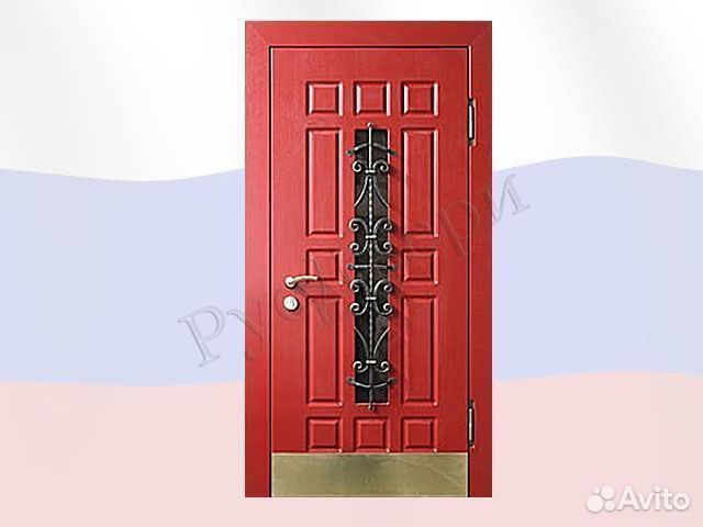 Парадная входная дверь со стеклом и ковкой