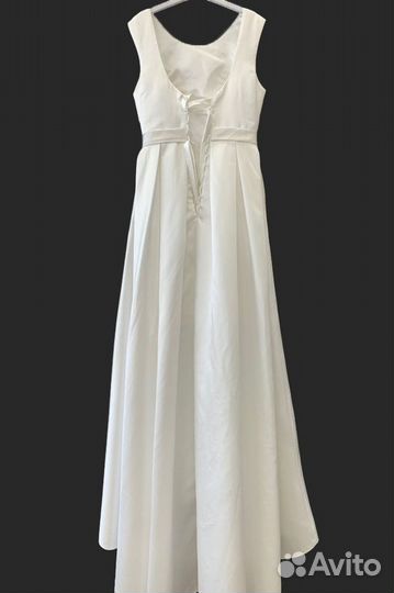 Свадебное атласное платье