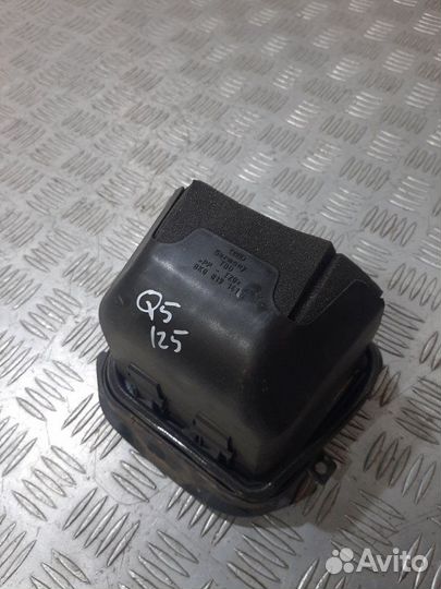 Решетка вентиляционная задняя Audi Q5 8R CDN 2011