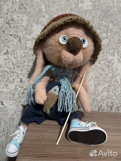 Игрушка пёс(собака,щенок)вязаная.Пес -рыболов
