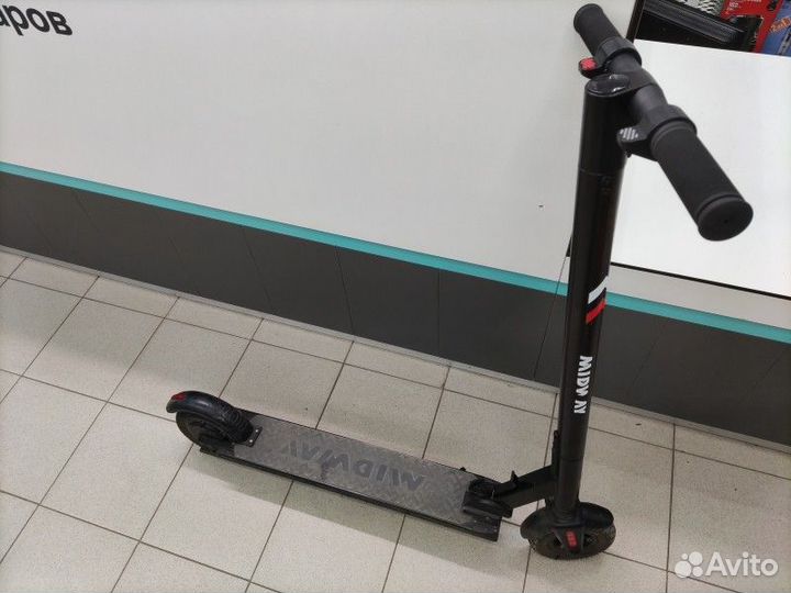 Электросамокат Midway 0810