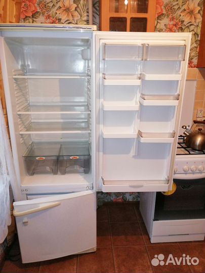 Холодильник двухкамерный