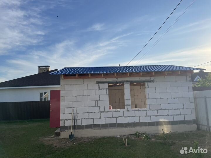 Бригада строителей